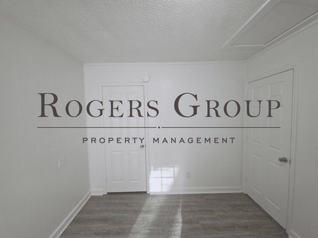 Building Photo - #450 - 240-242 Crozier St Duplex