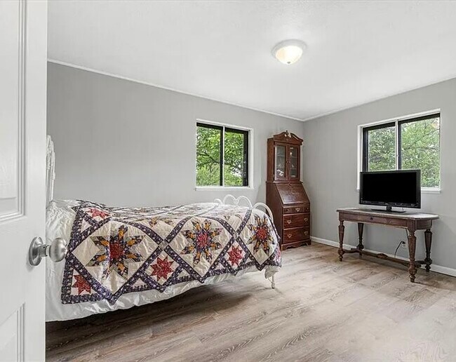 Building Photo - 284 Ramsey Ln