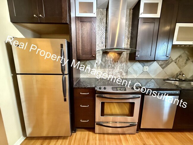 Building Photo - 1 Bedroom in Westport