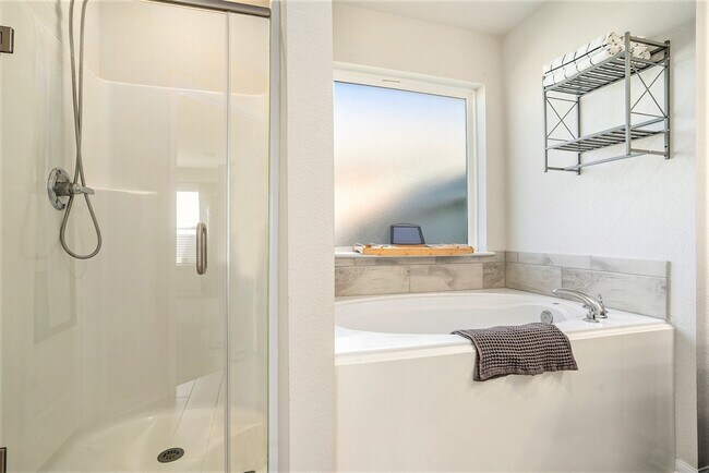 Building Photo - 8302 Tourmaline Wy