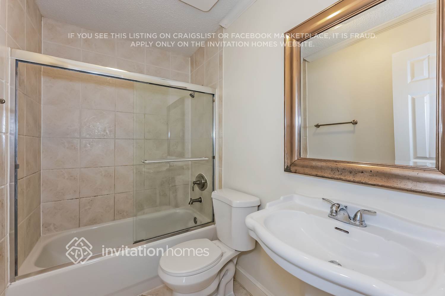 Building Photo - 654 Clover Ln