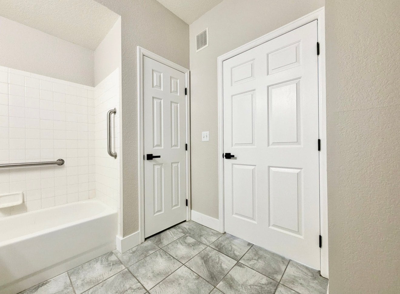 Building Photo - 908 S Yampa St