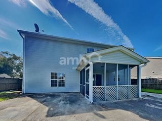 Building Photo - 542 Holiday Dr