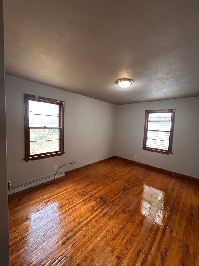 Building Photo - 5316 Plaza Dr