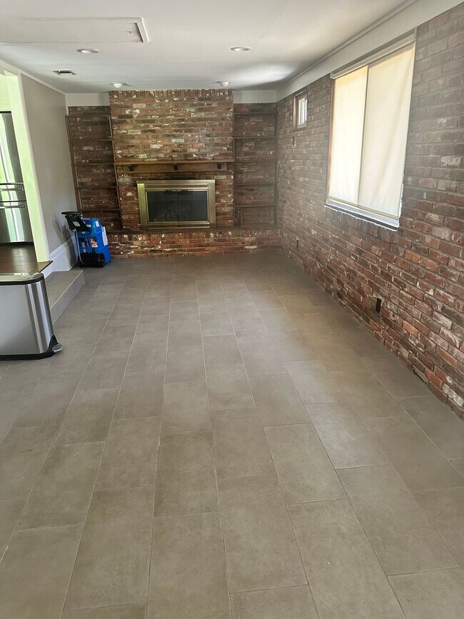 Building Photo - Fully remodeled home for rent