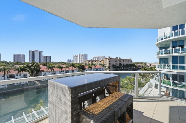 Building Photo - 3030 NE 188th St