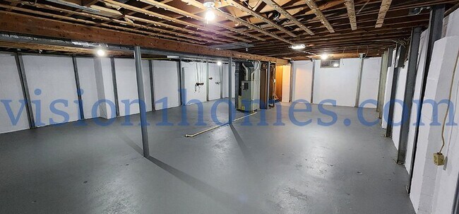 Building Photo - 862 Runyan Ave