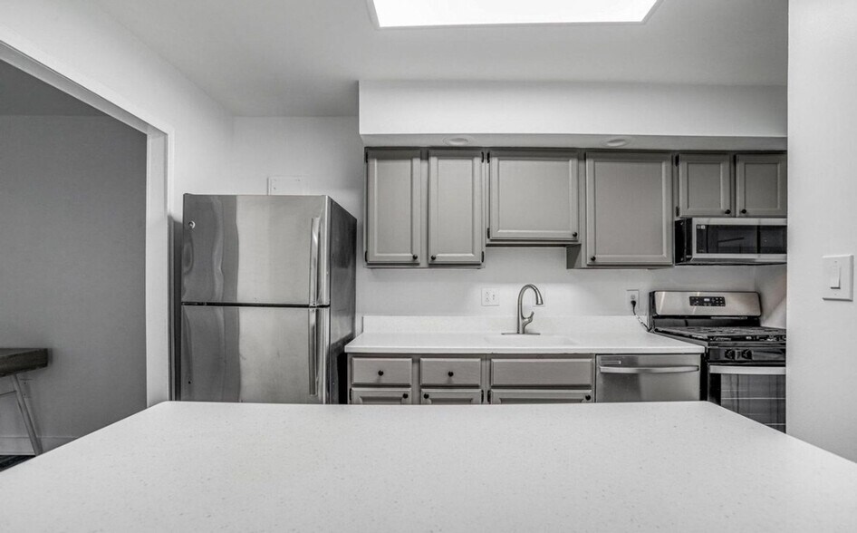 Building Photo - 12311 Braxfield Ct