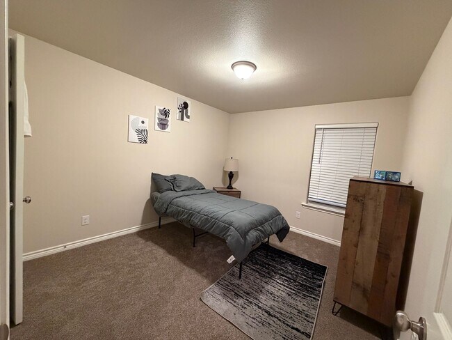 Building Photo - 1416 Bajada Street