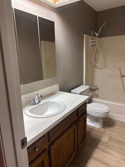 Building Photo - 5147 Berryville Ct