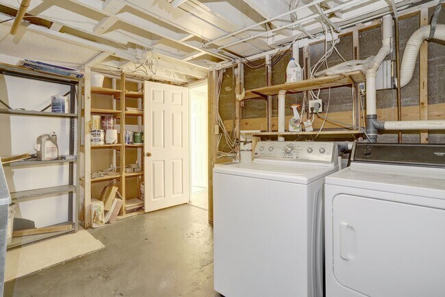 Building Photo - 2 Bedroom 2 Bathroom Condo Available for Rent