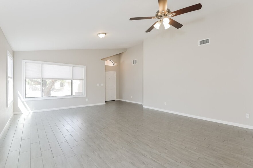 Building Photo - 8868 Hersey Way