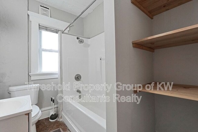 Building Photo - 60 E Patterson Ave