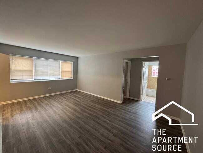 Building Photo - 3057 N Narragansett Ave