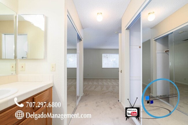 Building Photo - Newly renovated 3 bedroom, 2 bath condo