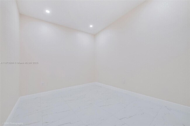 Building Photo - 10421 SW 184th St