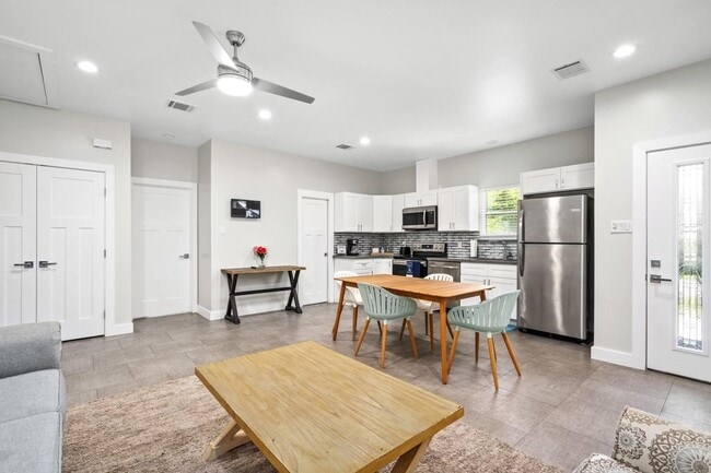 Building Photo - 7101 Foster St