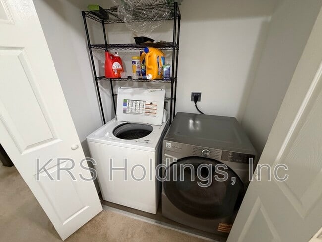 Building Photo - 940 Allendale Dr