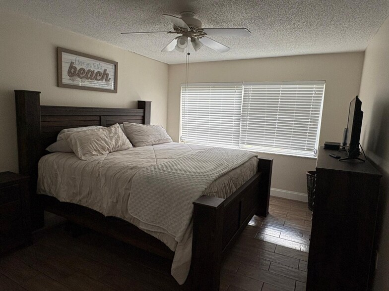 Building Photo - 1235 S Highland Ave