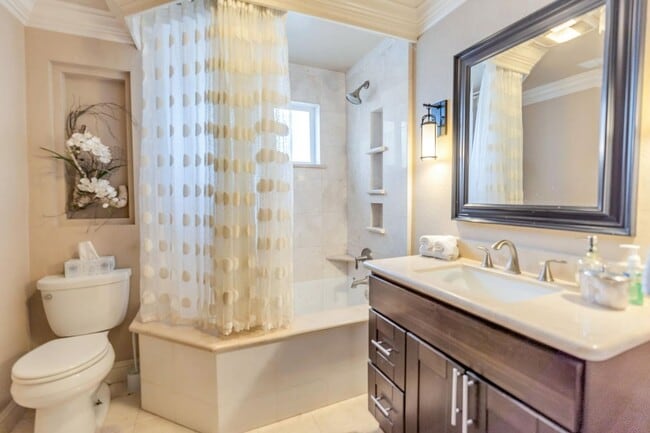 Building Photo - Beautiful Southside Los Banos Rental