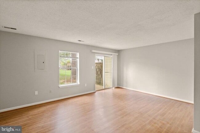 Building Photo - 12221 Wye Oak Commons Cir