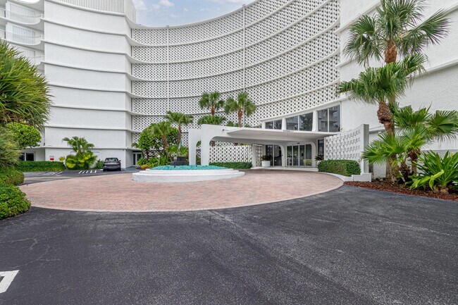Building Photo - 2780 S Ocean Blvd
