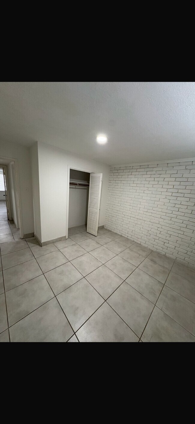 Building Photo - 7900 Westheimer Rd