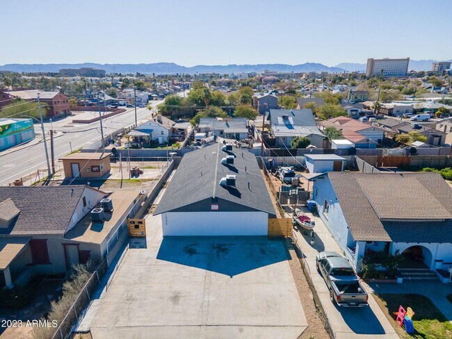 Building Photo - 1505 W McKinley St