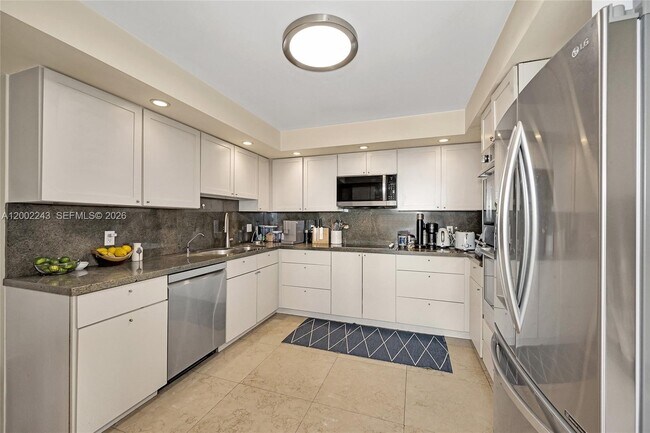 Building Photo - 155 Ocean Ln Dr