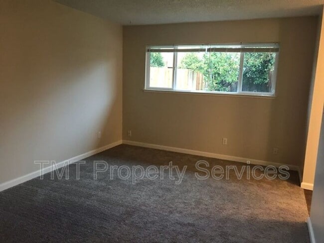 Building Photo - 6803 Trovita Way