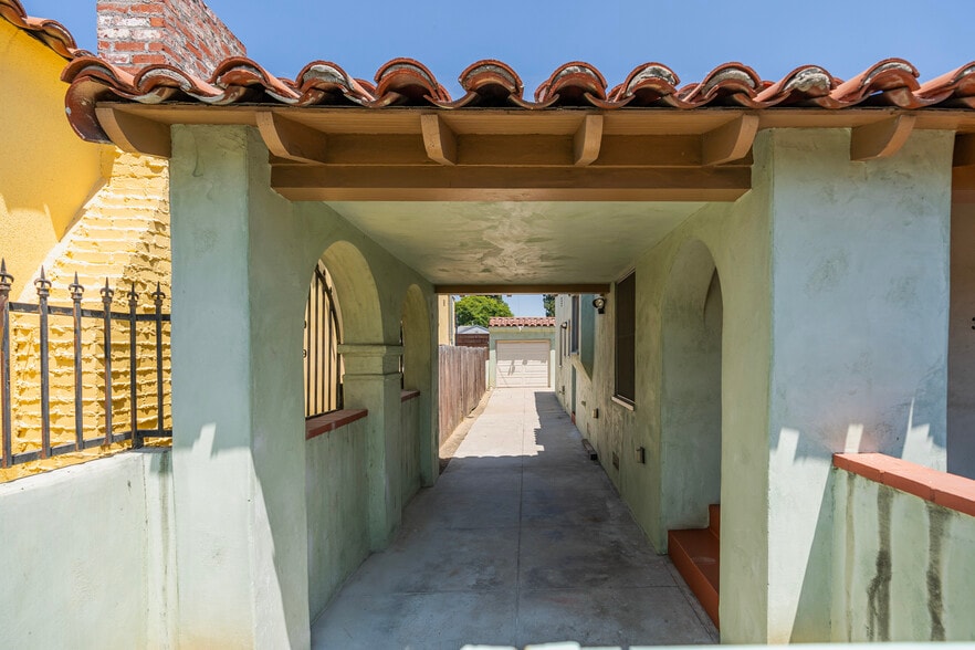 Building Photo - 3501 W 41st St