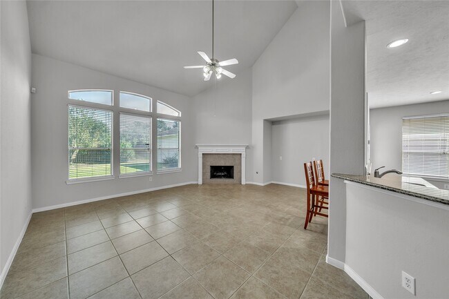 Building Photo - 17426 Memorial Blossom Dr