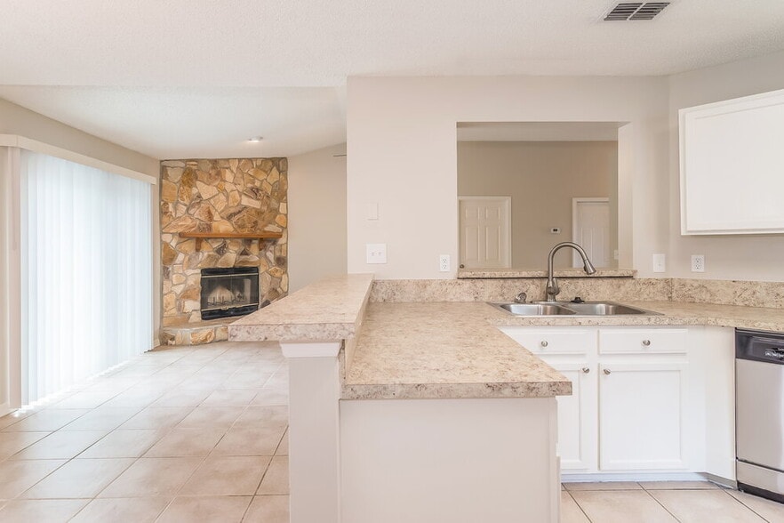 Building Photo - 3075 Waters View Cir