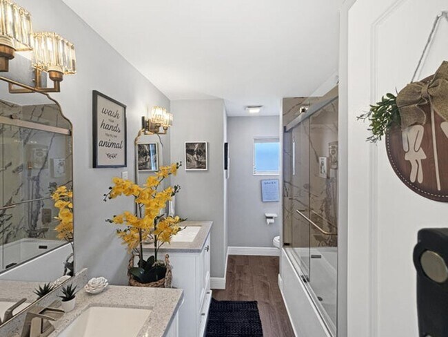 Building Photo - 100 SW 17th St