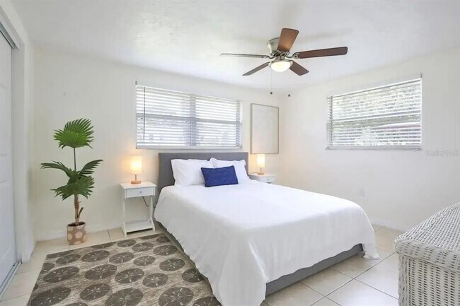 Building Photo - 5622 S Lockwood Ridge Rd