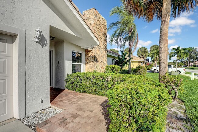 Building Photo - 1375 NW 16th St