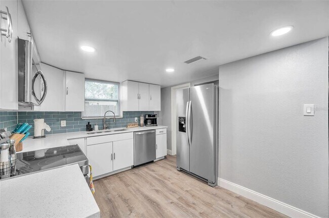 Building Photo - 3720 3rd Ave N