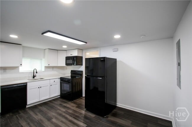 Building Photo - 1904 E 51st St