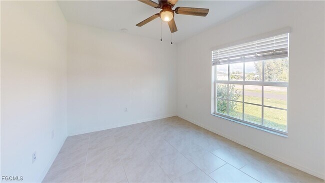 Building Photo - 3530 NE 21st Ave