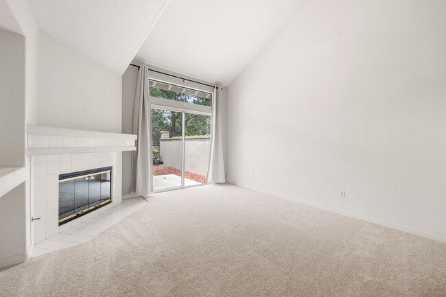 Building Photo - 631 S Glenhurst Dr