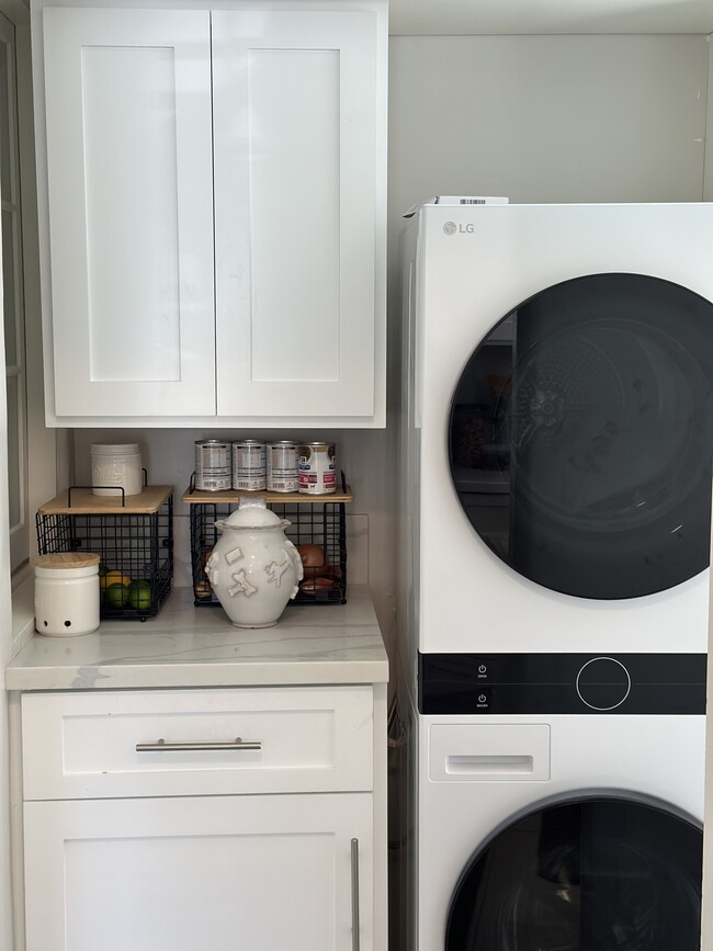 laundry room - 100 S Kings Rd