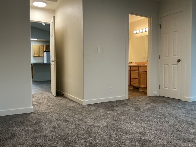 Building Photo - 16662 Shaw Pine Ct