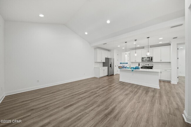 Building Photo - 9000 Parrot Pl