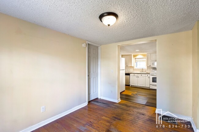 Building Photo - 148 Pine Tree Path