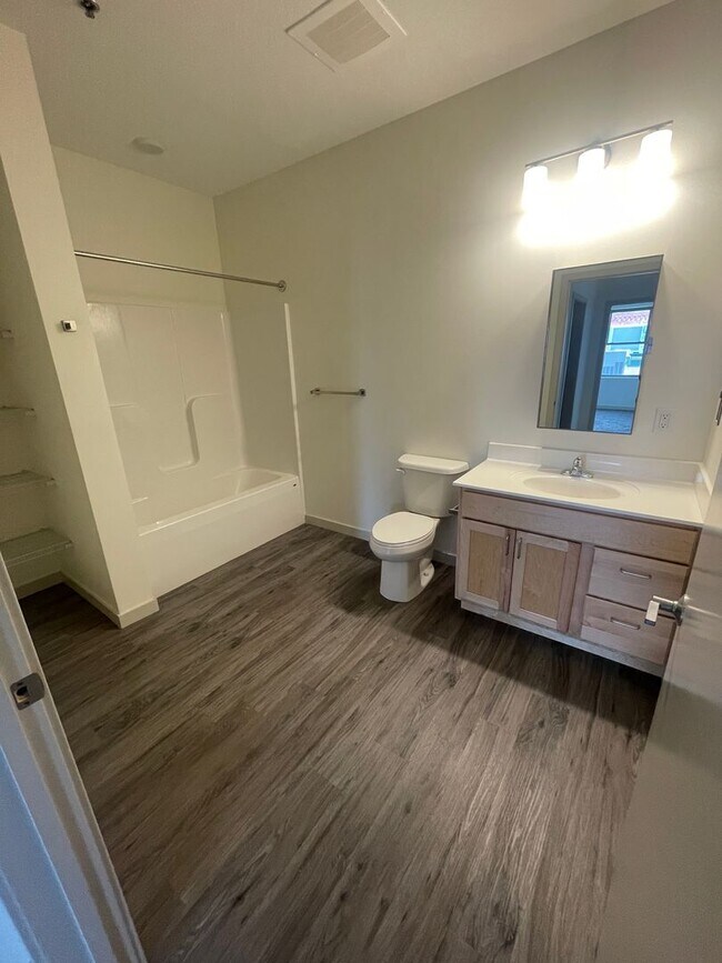 Building Photo - One Bedroom Unit at Tiller+Main