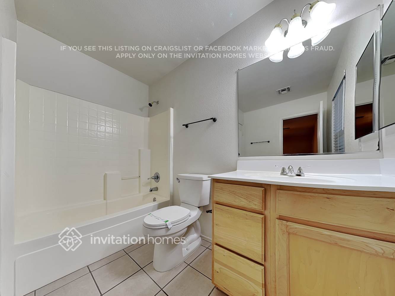 Building Photo - 1043 S Firehole Dr