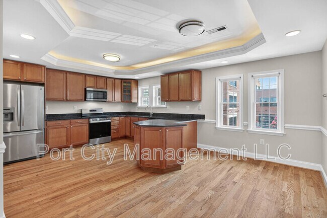 Building Photo - 1125 Race St