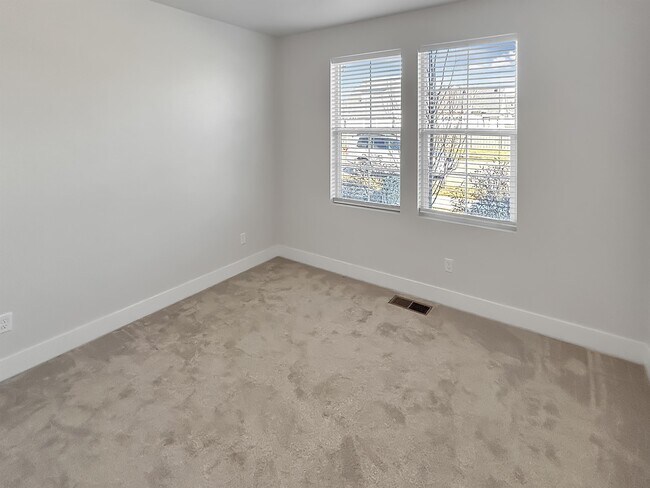 Building Photo - 6215 S Palatino Way