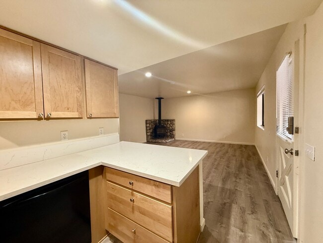 Building Photo - Lupin Apartments