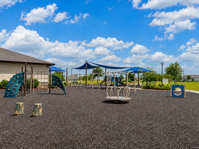 Building Photo - Experience modern & expansive living in this corner-lot 5Bedrooms/3.5Bath home at Ocala!